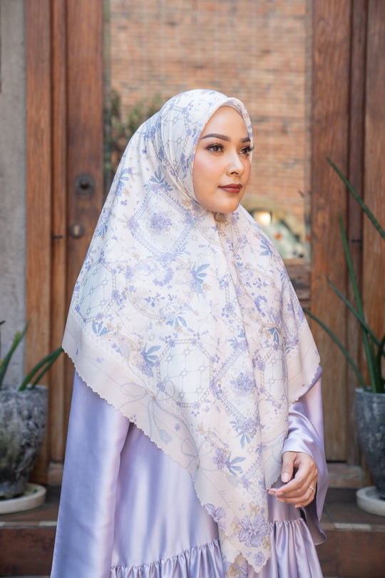 Jennia Scarf Syar'i Vanilla Silk - Wearing Klamby