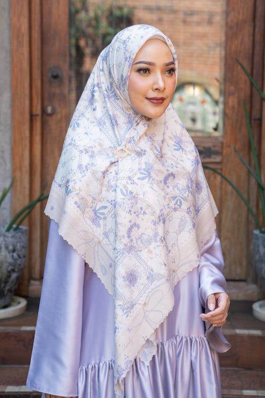 Jennia Scarf Syar'i Vanilla Silk - Wearing Klamby