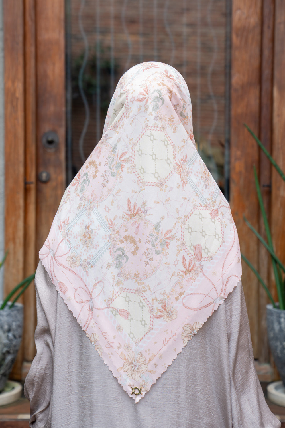 Jennia Scarf Syar'i Nectarine Mist - Wearing Klamby