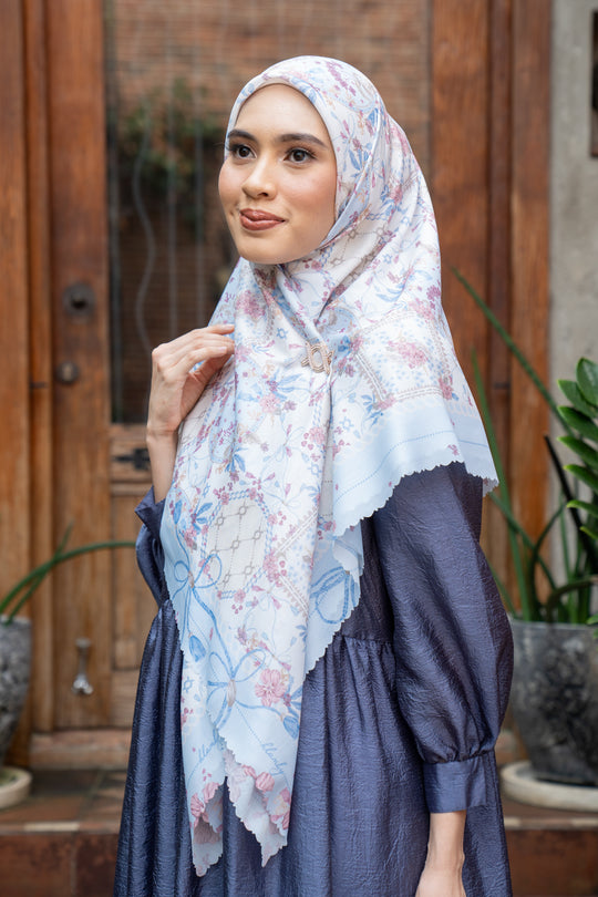 Jennia Scarf Syar'i Chrystal Breeze - Wearing Klamby