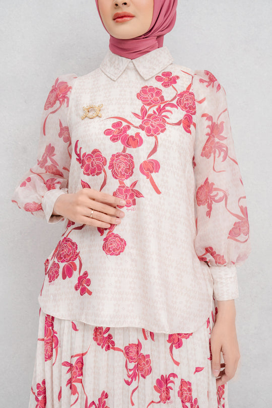 Lagosi Blouse Magnolia - Wearing Klamby