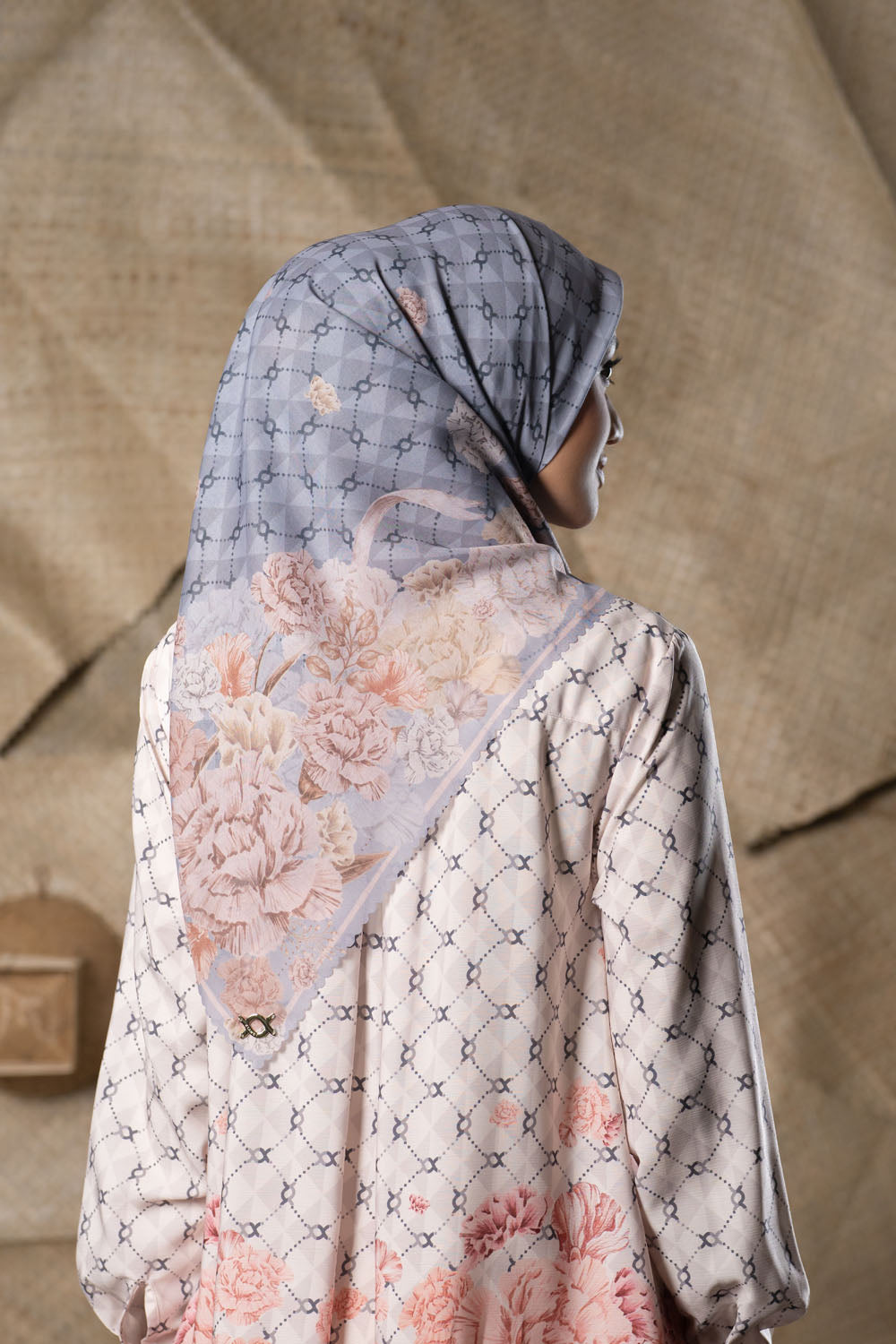 Rosette Scarf Grisaille