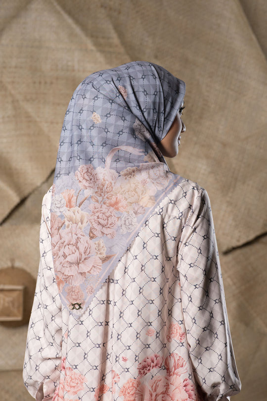 Rosette Scarf Grisaille