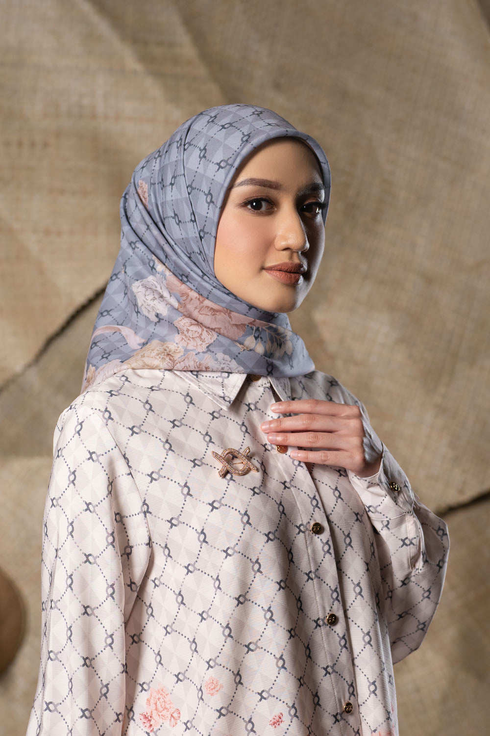 Rosette Scarf Grisaille