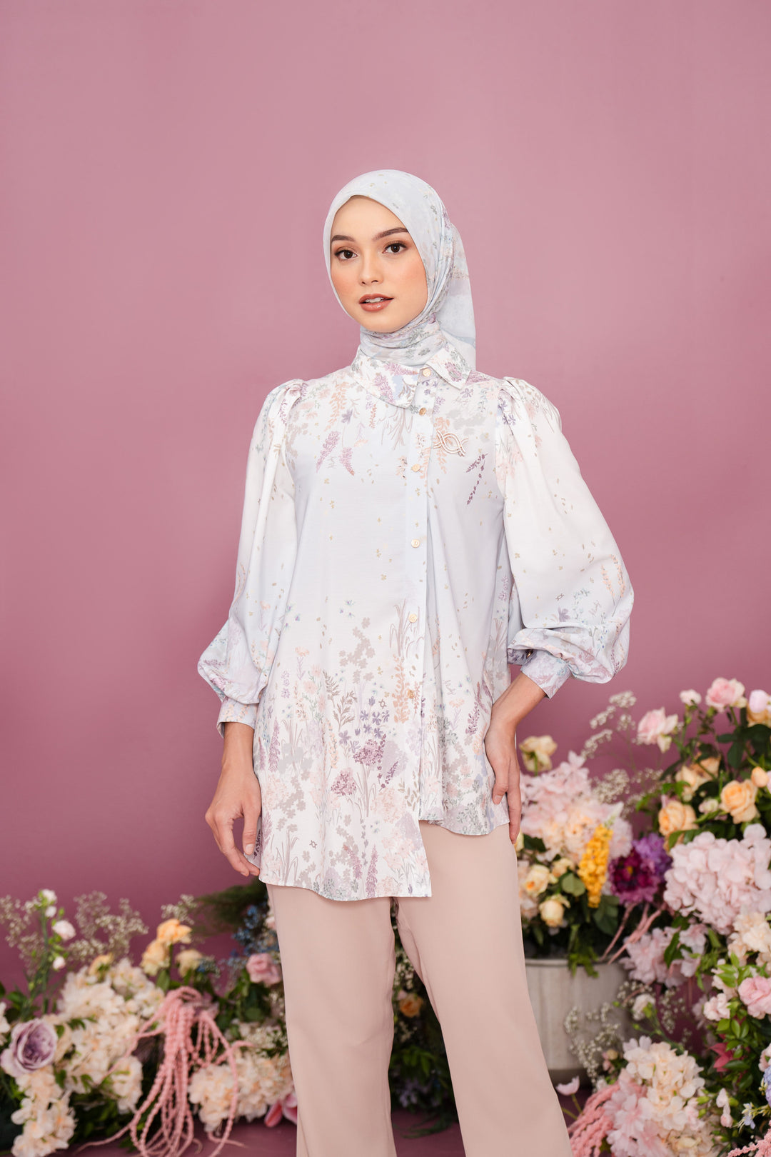 Gardenia Shirt Ashy Blue - Wearing Klamby