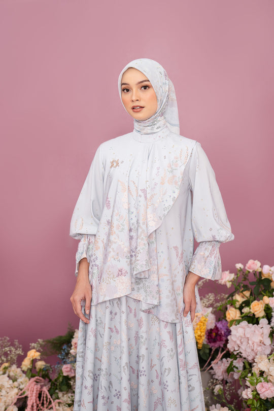 Gardenia Blouse Ashy Blue - Wearing Klamby