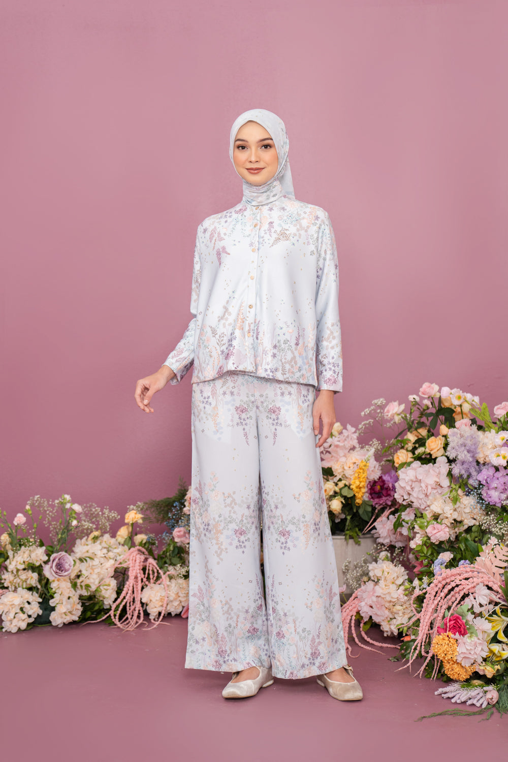 Gardenia Outer & Pants Set Ashy Blue - Wearing Klamby