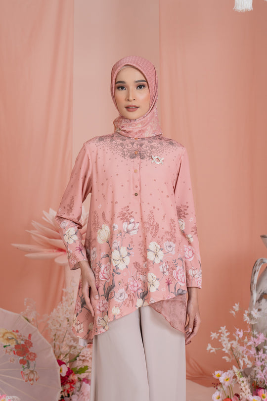 Dayana Blouse & Scarf Syar’i Set Pecan Peach - Wearing Klamby