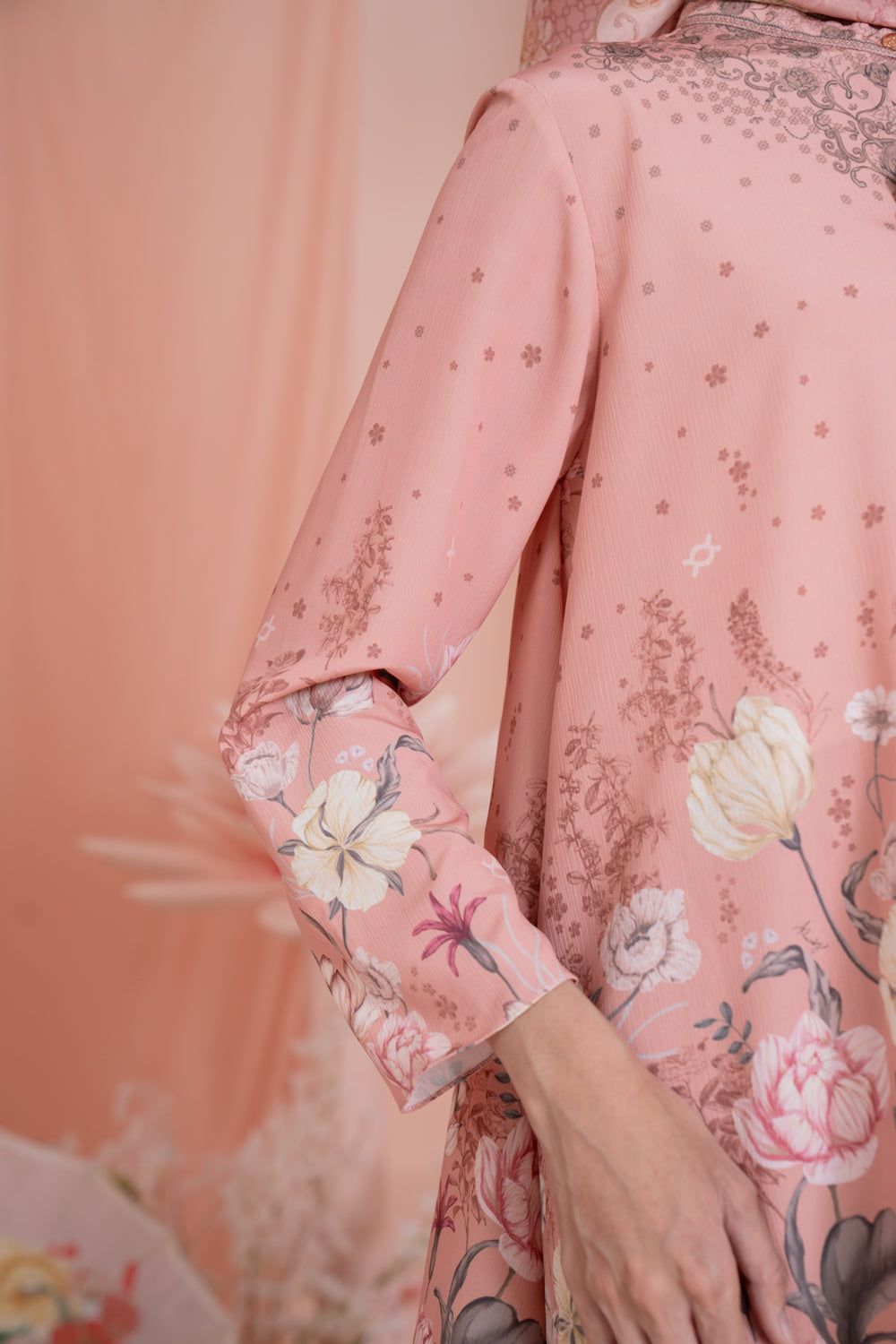 Dayana Blouse & Scarf Syar’i Set Pecan Peach