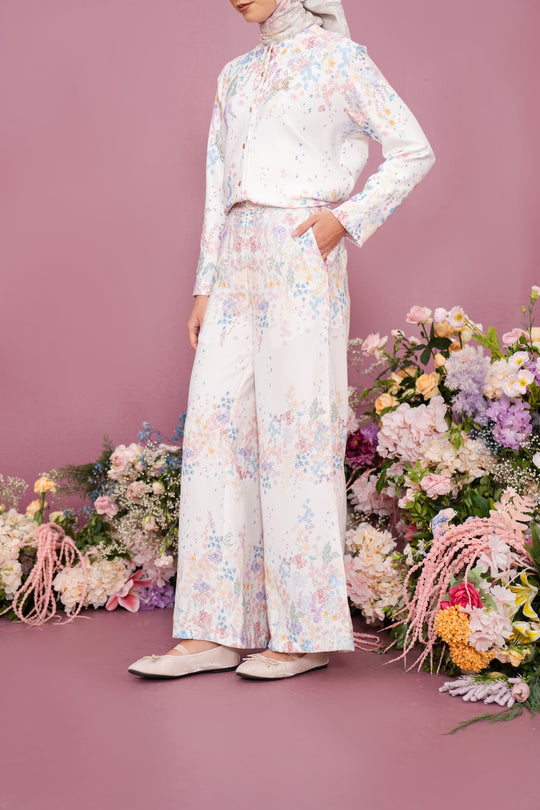 Gardenia Outer & Pants Set Garden Glow - Wearing Klamby