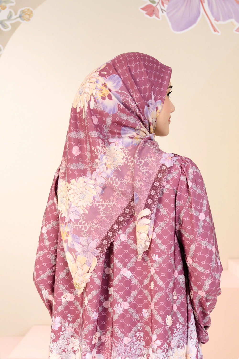 Ariana Scarf Dreamy Pink - Wearing Klamby