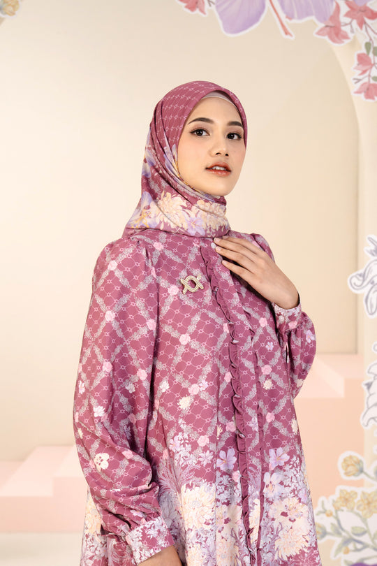 Ariana Scarf Dreamy Pink - Wearing Klamby