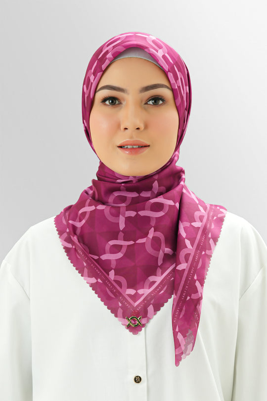 Grande Monogram Scarf 41 Fuschia