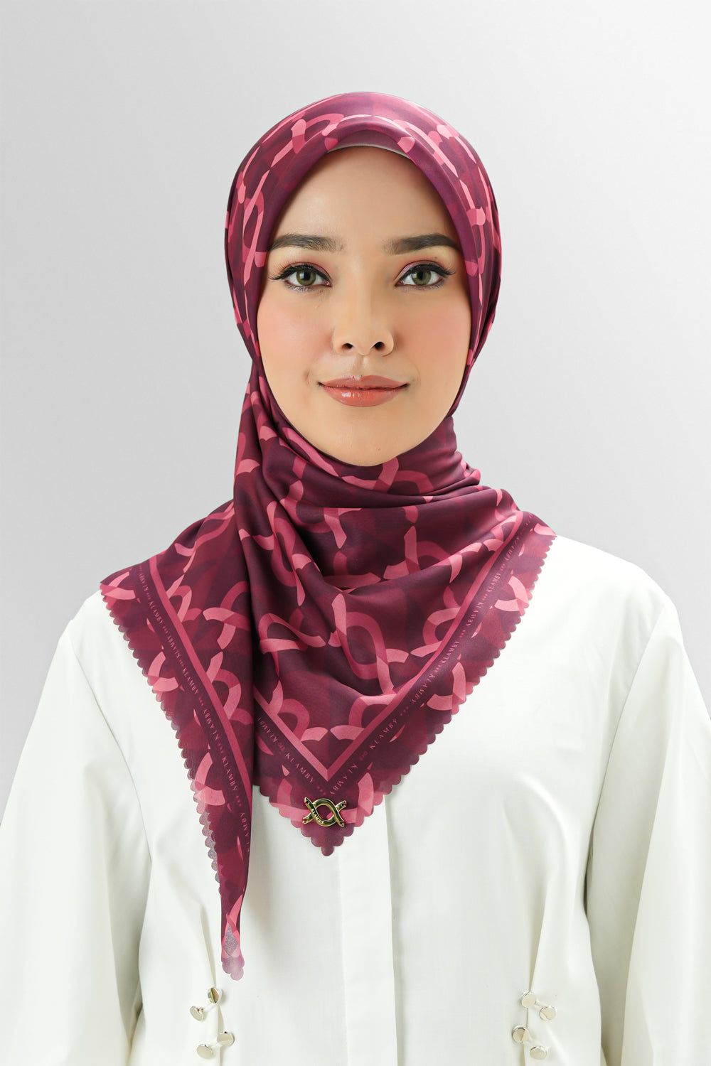 Grande Monogram Scarf 49 Cherry