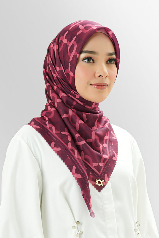 Grande Monogram Scarf 49 Cherry