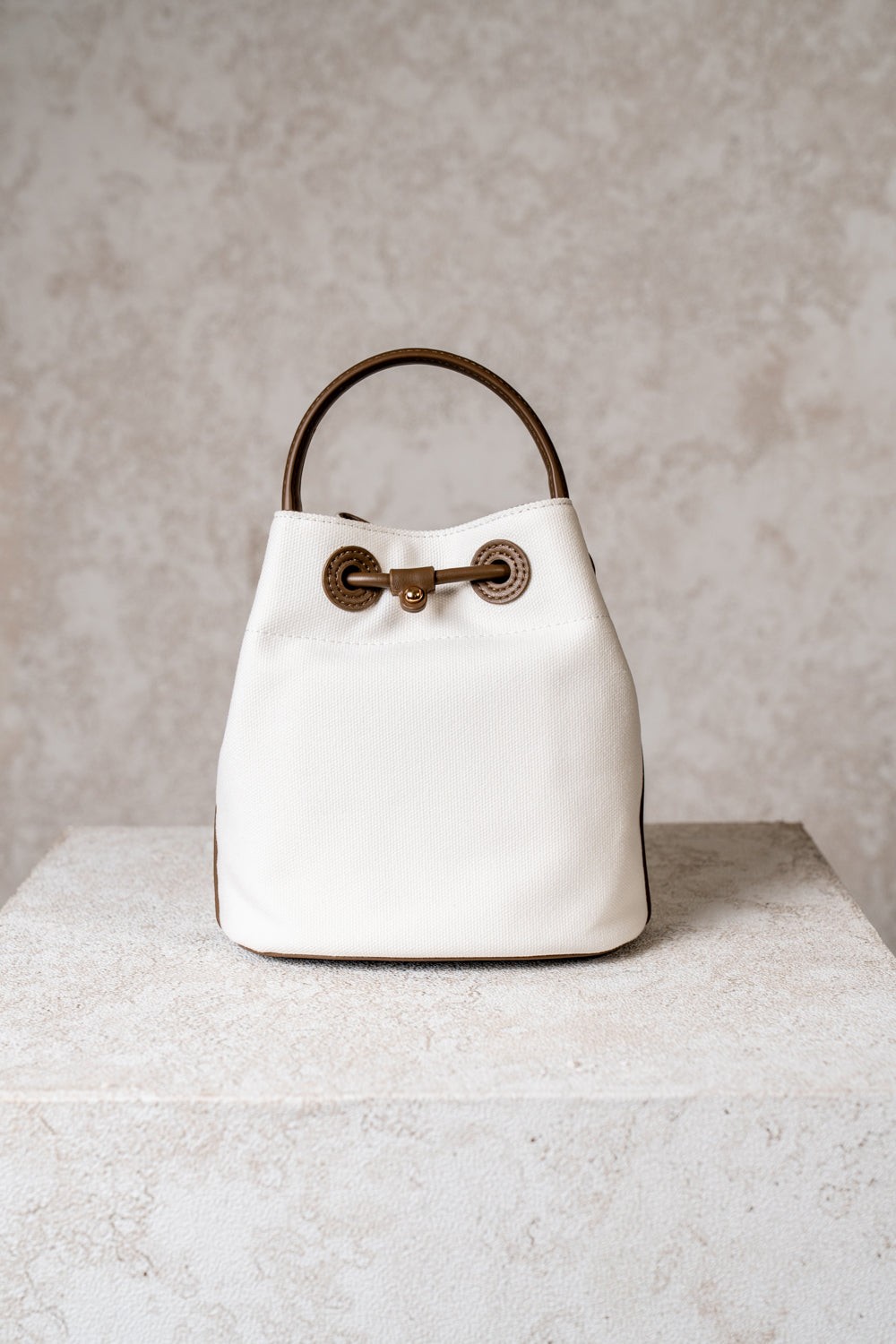 Ava Bucket Bag Medium (Minor) Cocoa Noir