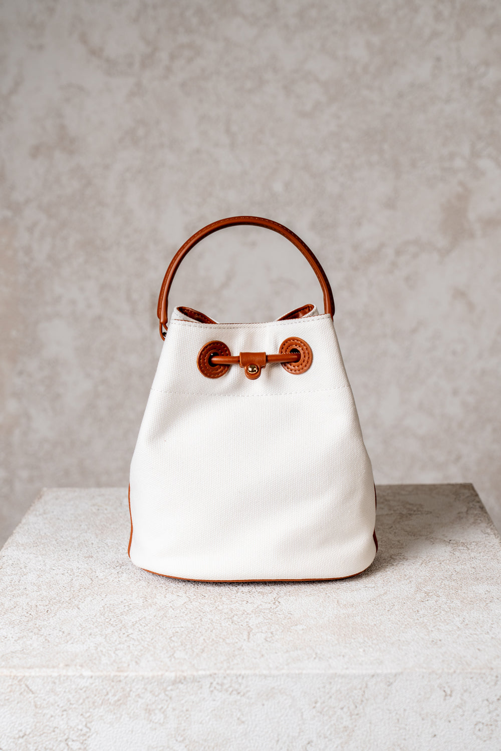 Ava Bucket Bag Medium (Minor) Sunlit Petal
