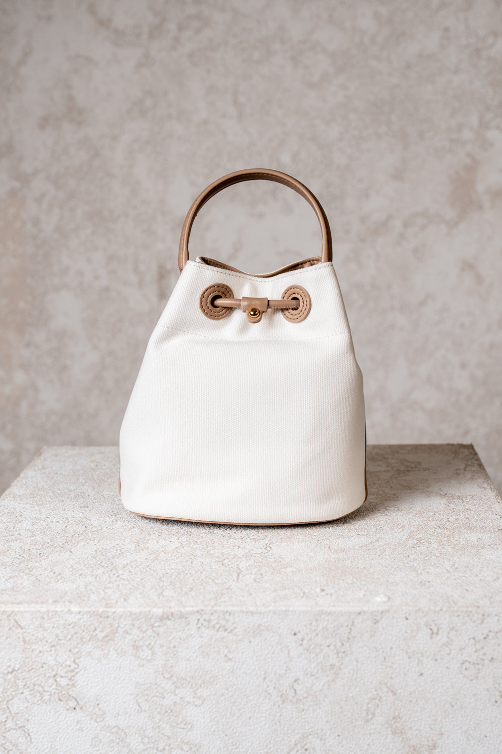 Ava Bucket Bag Medium Sandstone Taupe