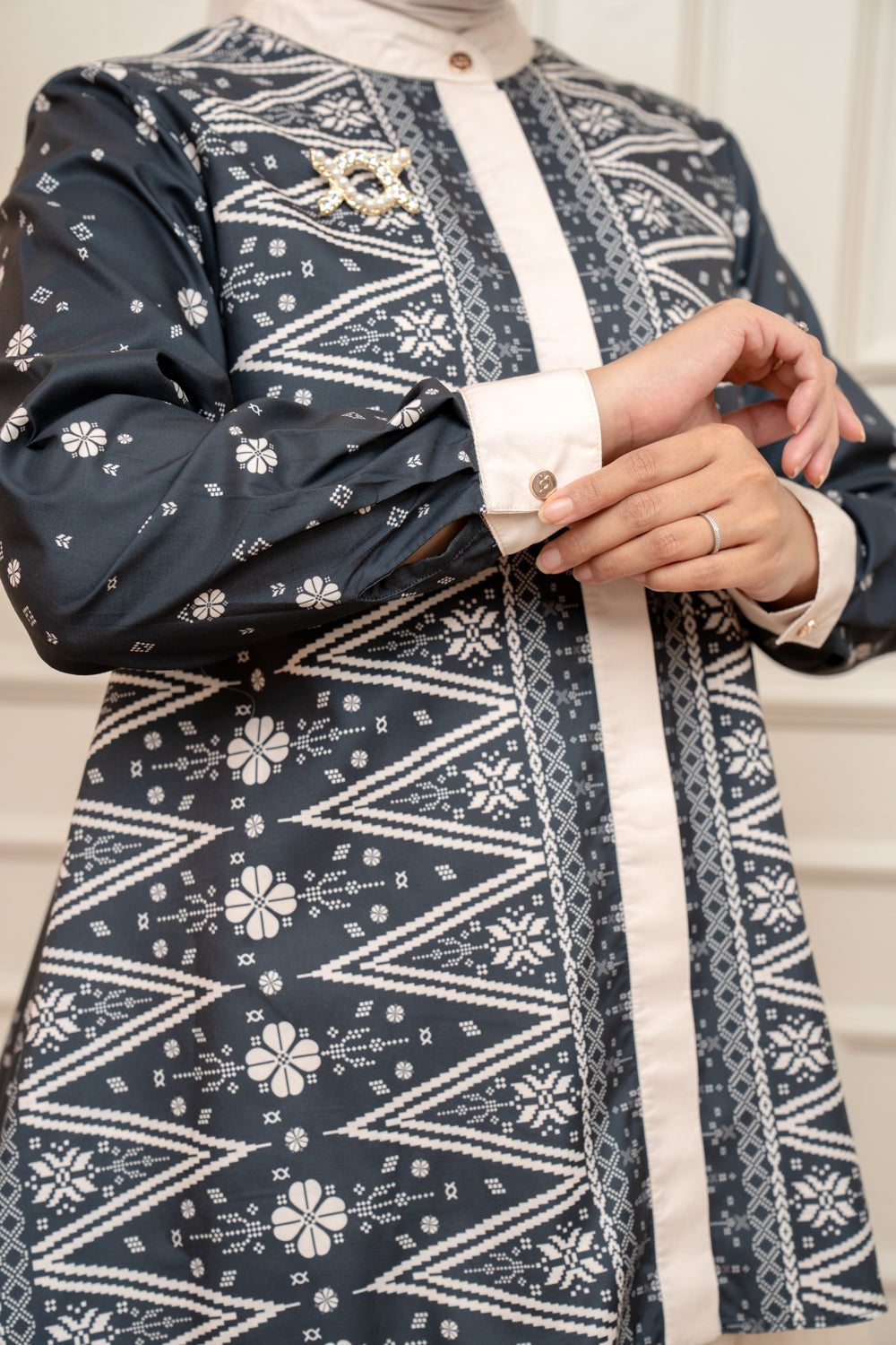 Malika Shirt (Minor) Gambir