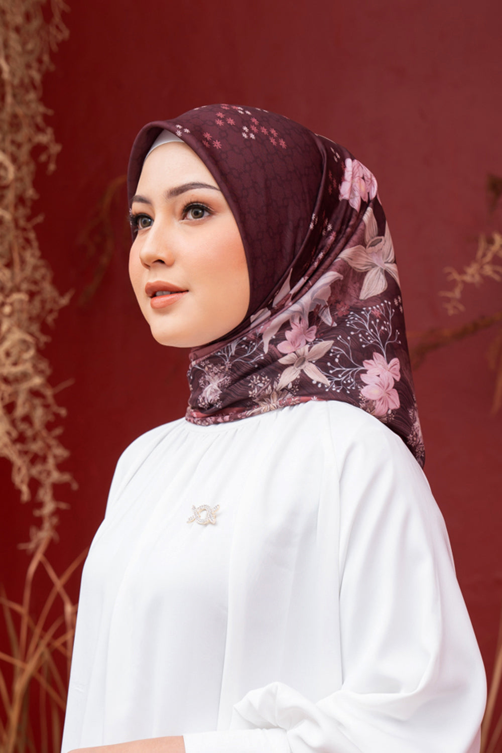 Aria Scarf Cerise - Wearing Klamby