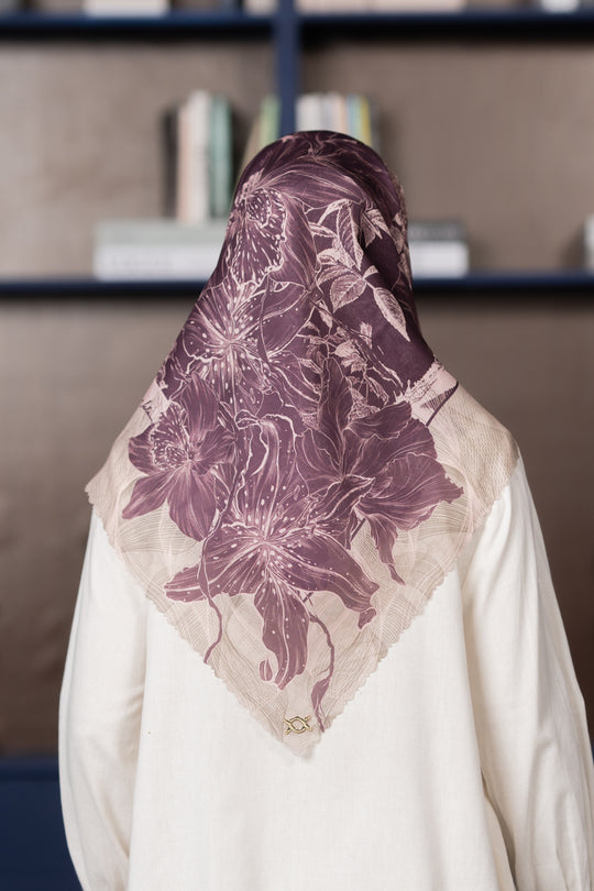 Veline Scarf (Minor) Pansy Berry