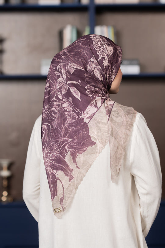 Veline Scarf (Minor) Pansy Berry