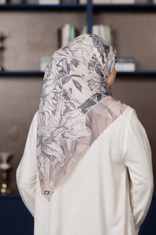 Veline Scarf (Minor) Ashen Pebble