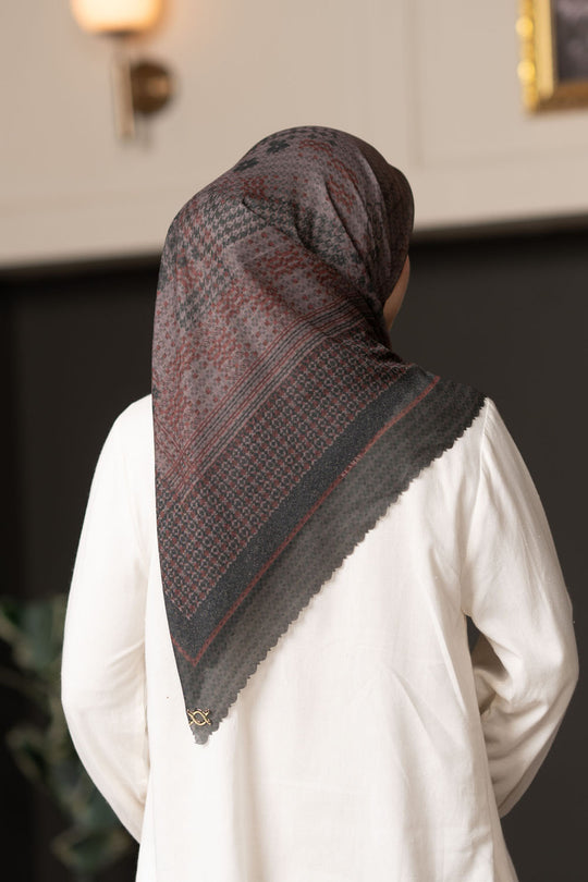 Esme Scarf (Minor) Dark Satoimo