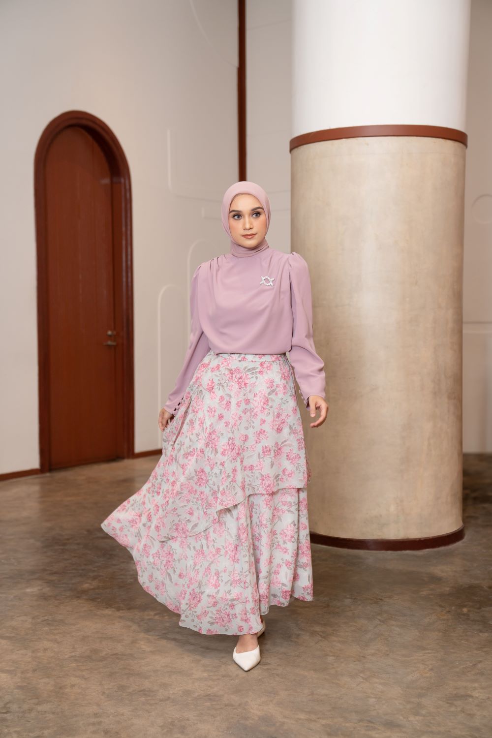 Chana Blouse & Tantina Skirt Set Orchid Haze - Wearing Klamby