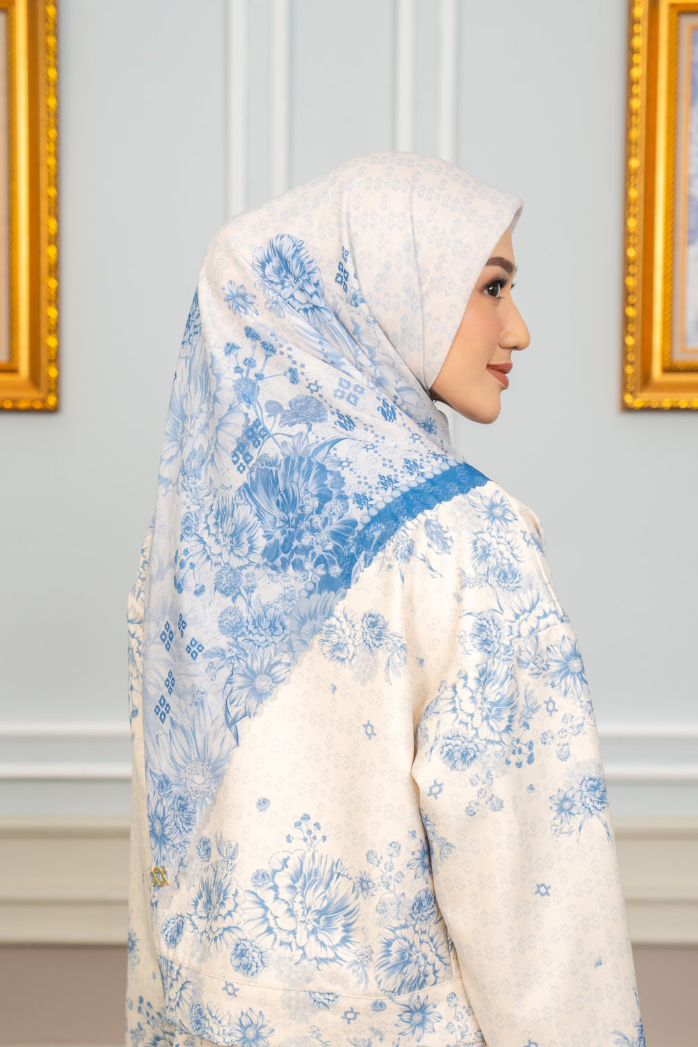 Kananta Scarf Celestial Pearl - Wearing Klamby