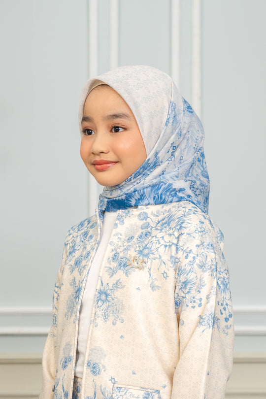 Kananta Scarf Kids Celestial Pearl - Wearing Klamby