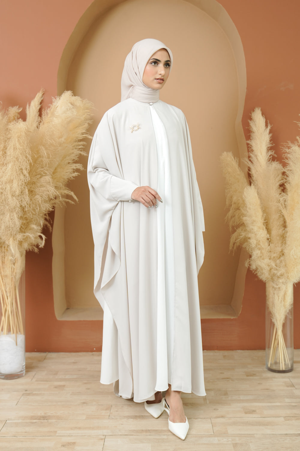 Ashilla Abaya Full Set Latte - Wearing Klamby