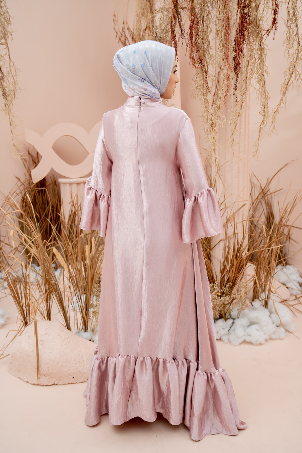 Asteria Dress (Minor) Rose Quartz - Wearing Klamby