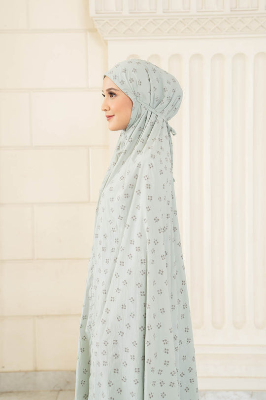 Arindha Prayer Set Frosted mint - Wearing Klamby