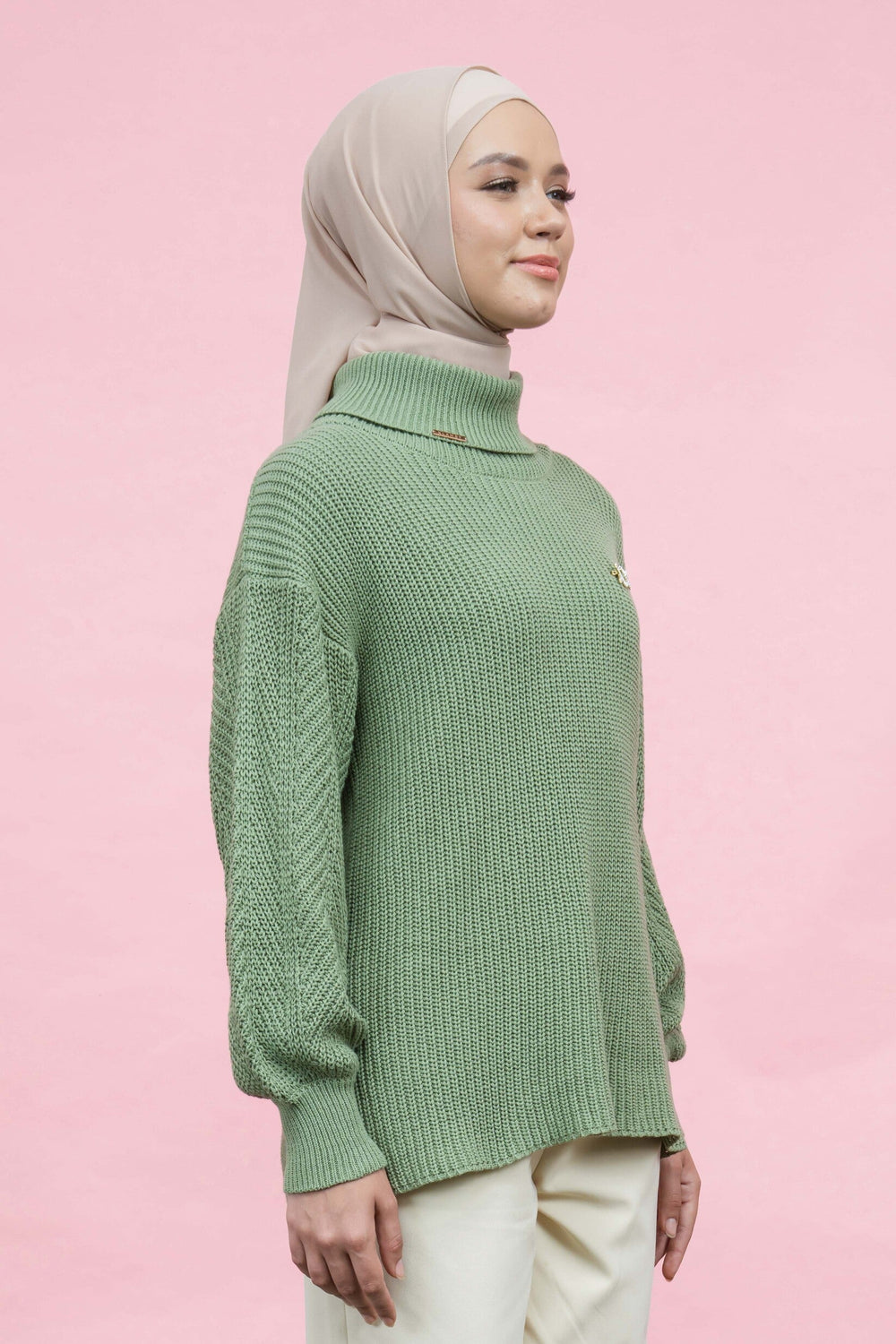 Eloise Knit (Minor) Copper Green - Wearing Klamby