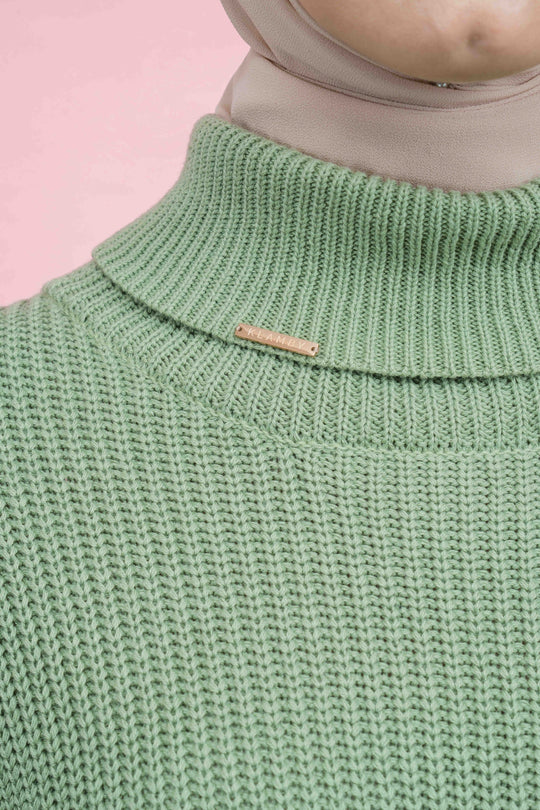 Eloise Knit (Minor) Copper Green - Wearing Klamby