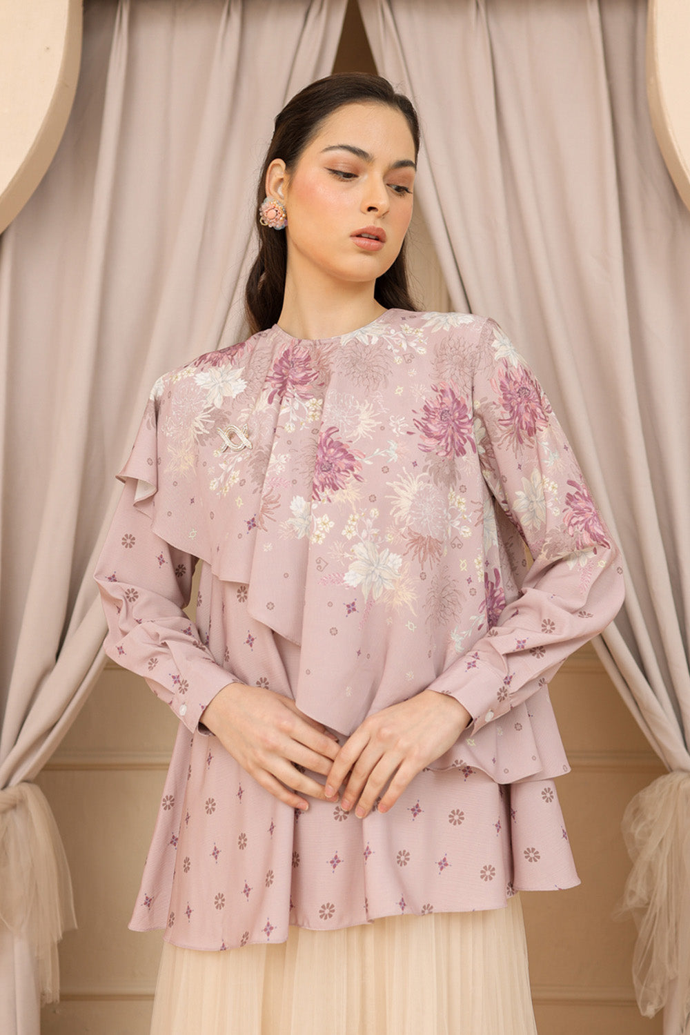 Dahayu Blouse Galuh - Wearing Klamby