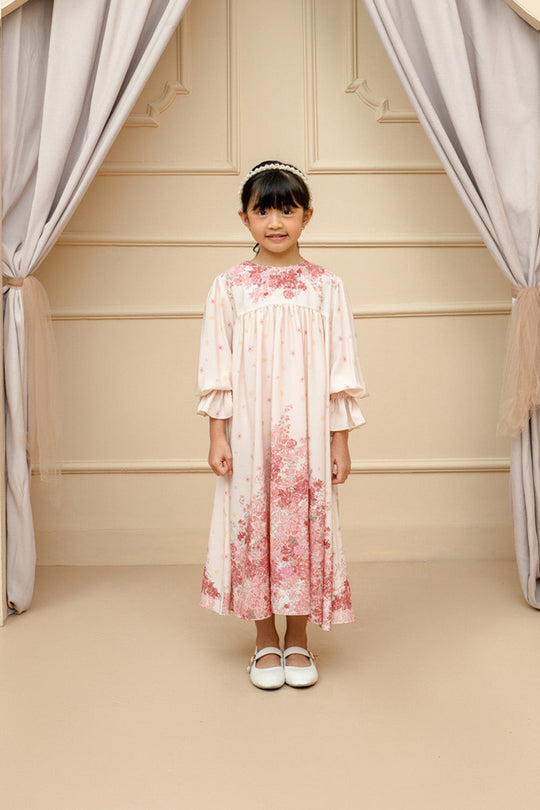 Maala Dress Girl (Minor) Hortensia - Wearing Klamby