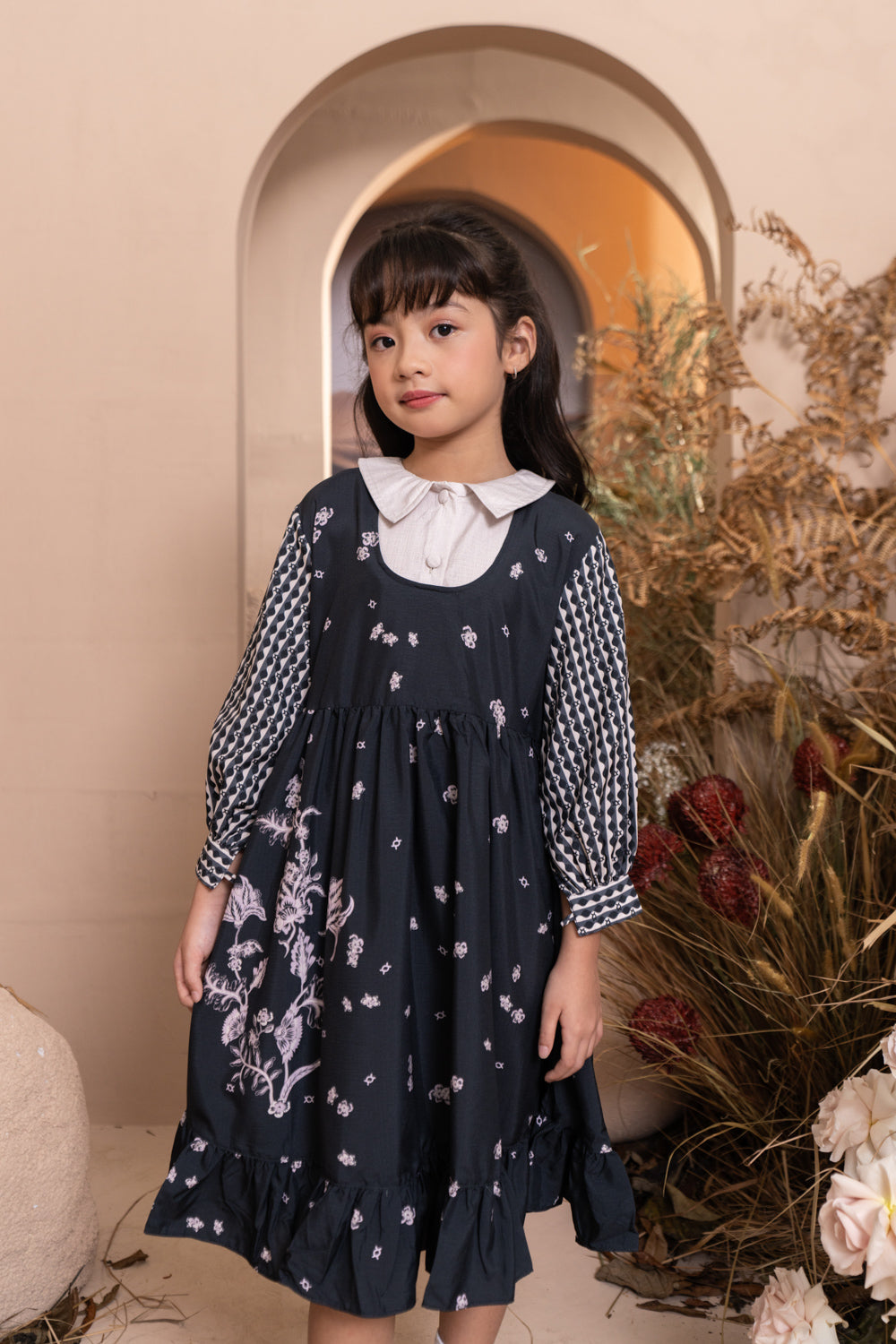 Semantik Dress Girl (Minor) Raven Light