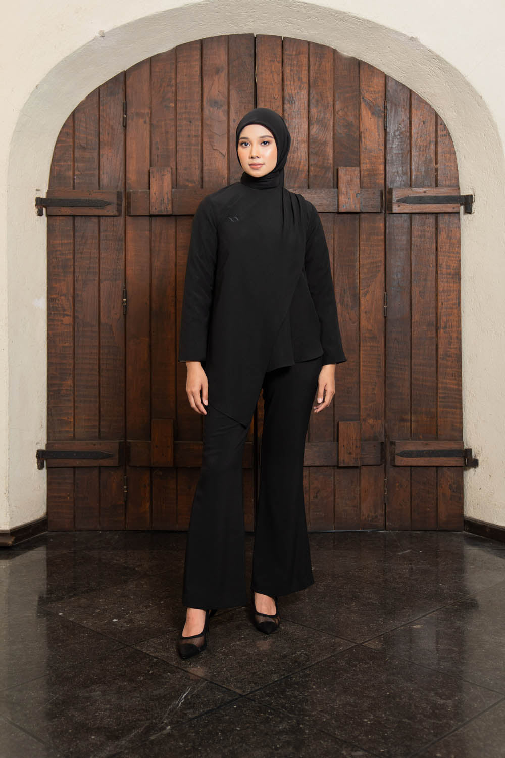 Yvaine Blouse & Pants Darkest Hour