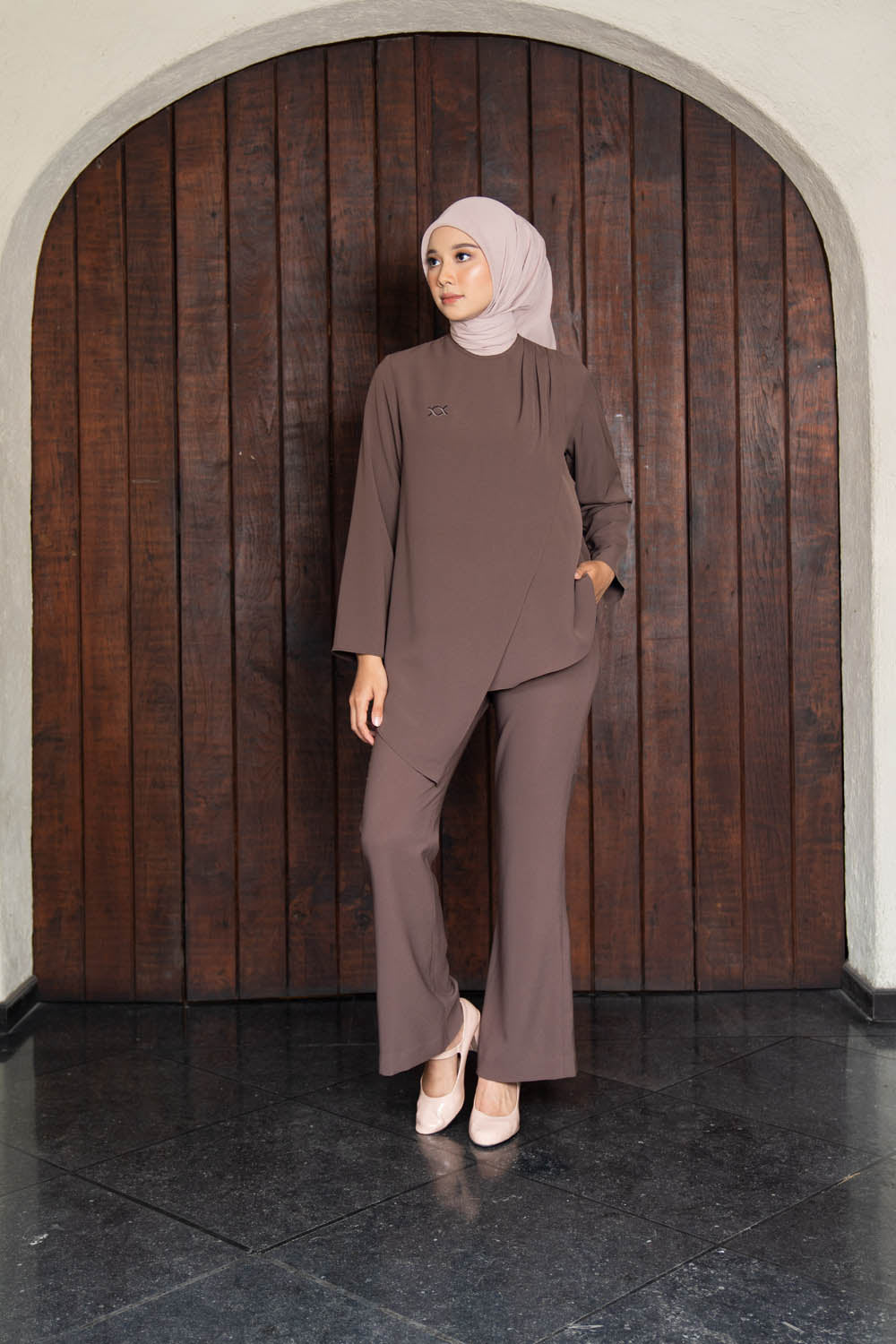 Yvaine Blouse & Pants Carafe