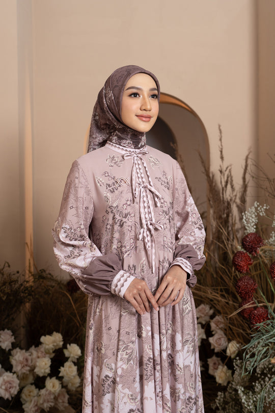 Semantik Dress Antique Shell