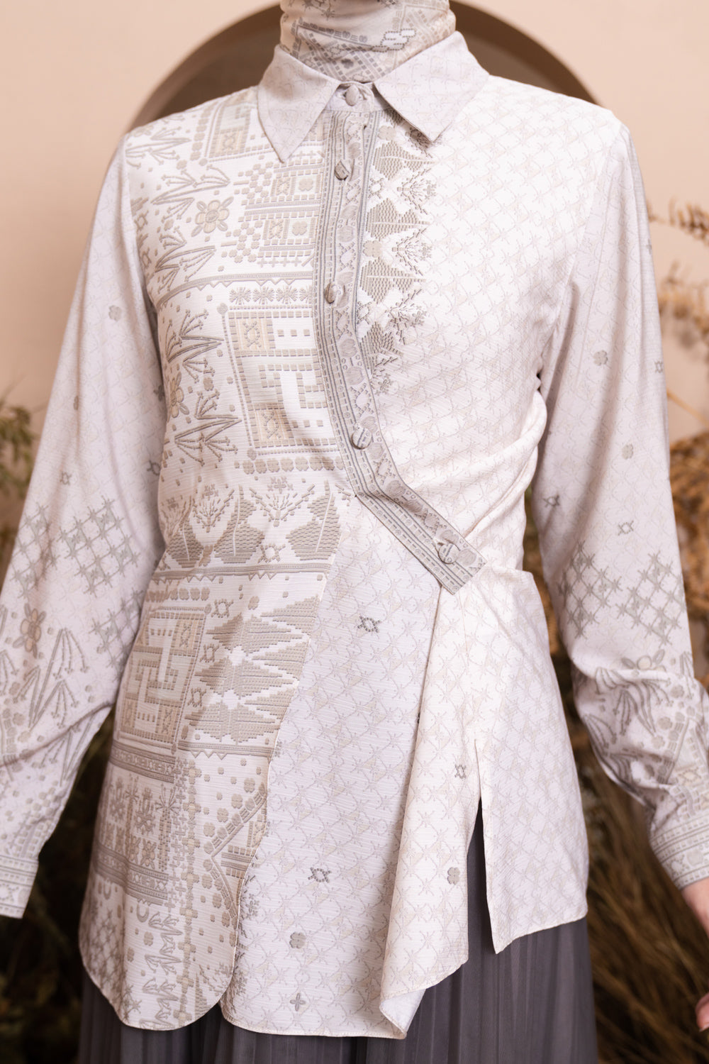 Senggala Shirt (Minor) Cannoli Almond