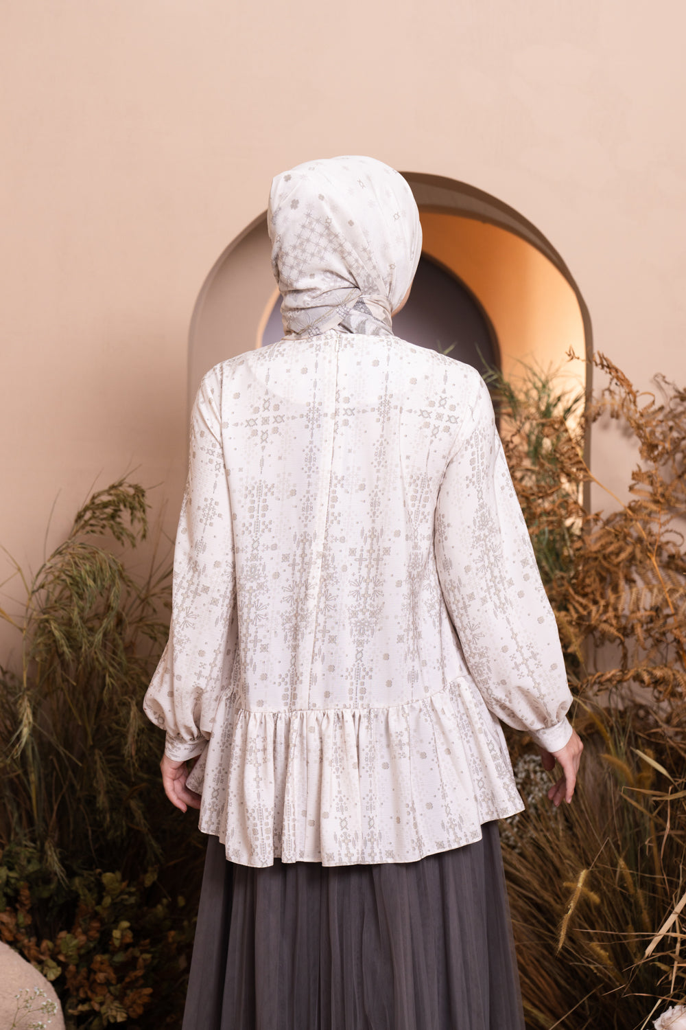 Senggala Blouse (Minor) Cannoli Almond