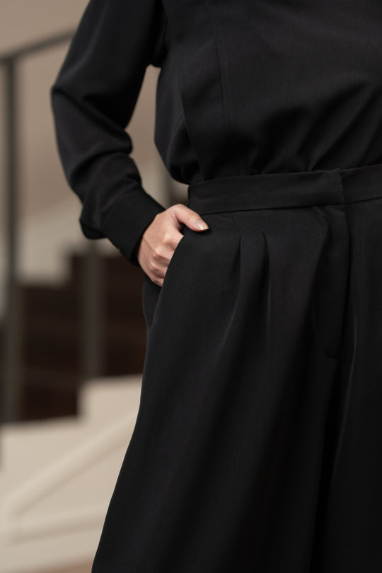 Crestella Pants (Minor) Raven