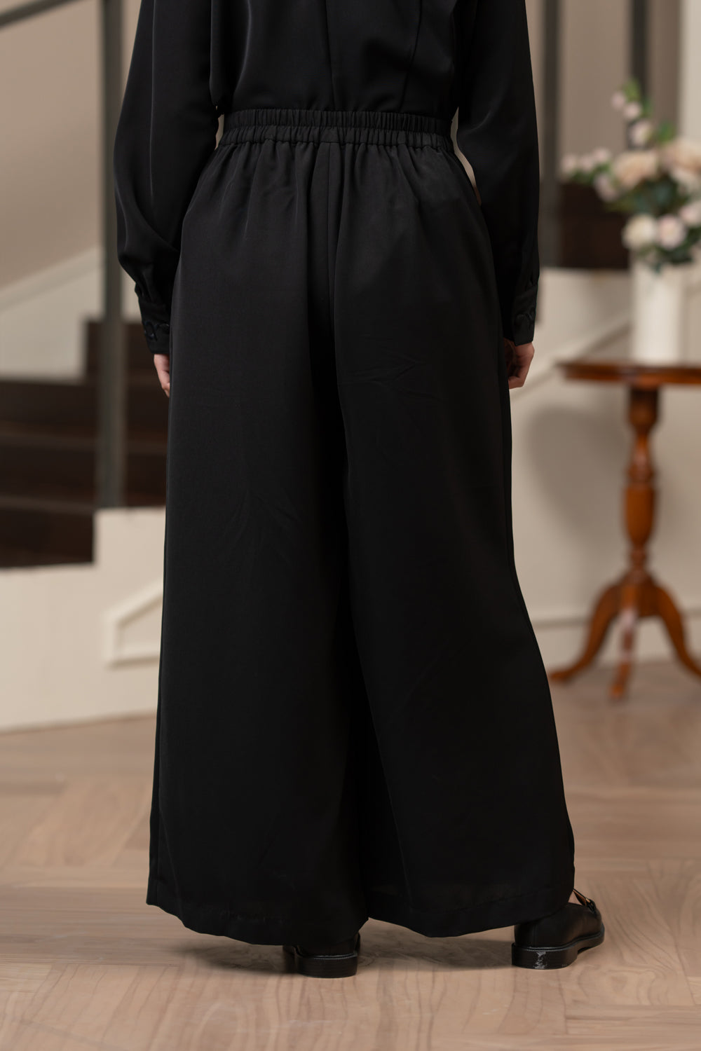 Crestella Pants (Minor) Raven