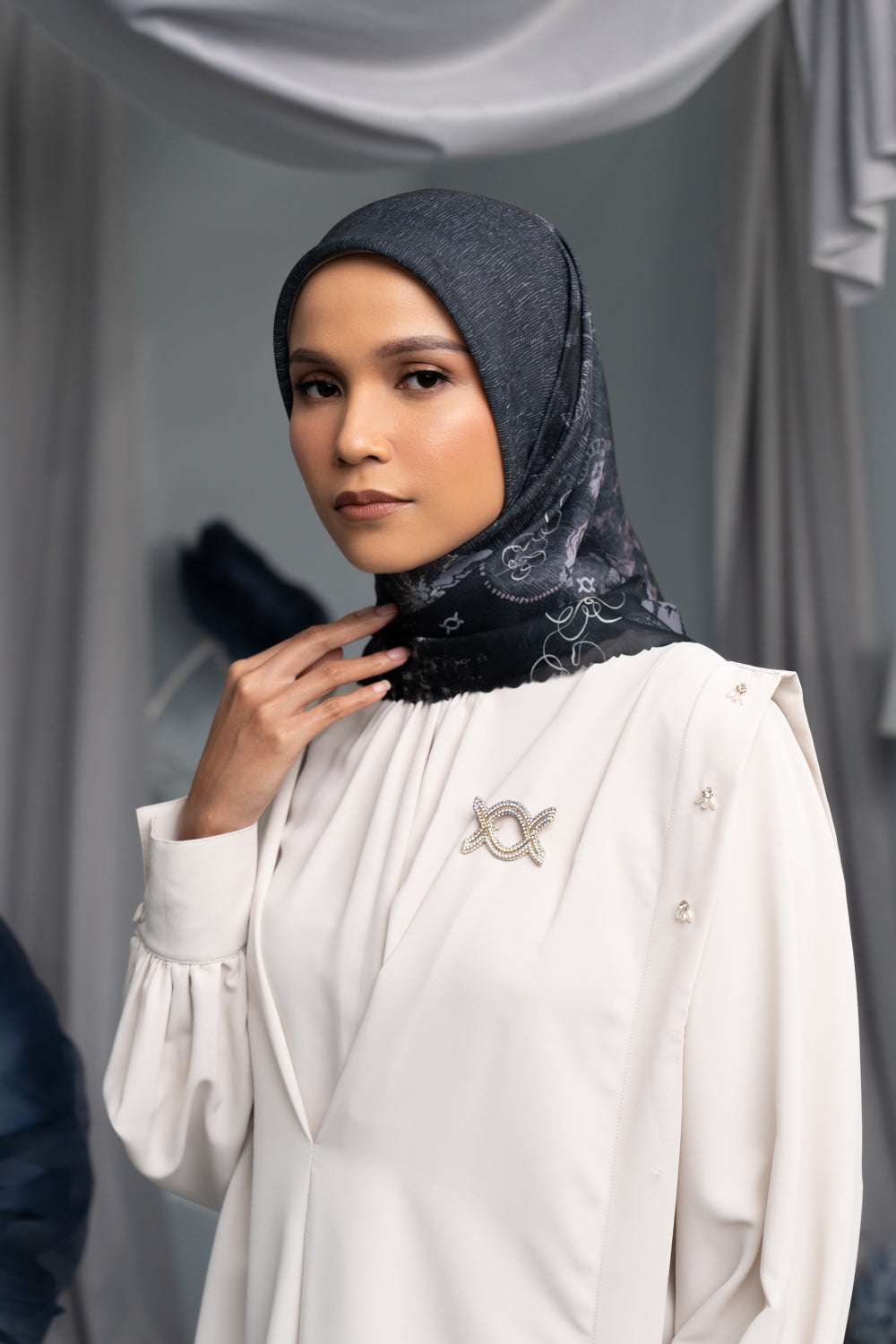 Adya Scarf (Minor) Dark Platinum