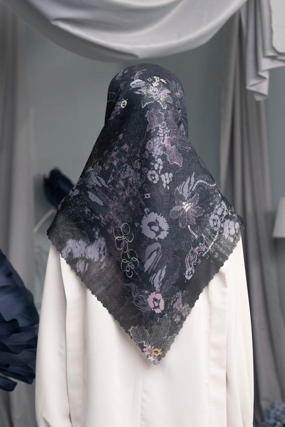 Adya Scarf (Minor) Dark Platinum