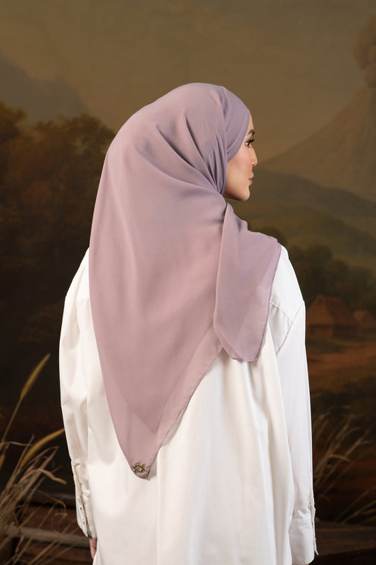 Shaira Square Hijab Instan Pink Suede