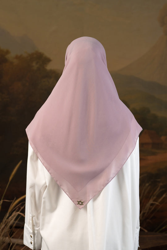 Shaira Square Hijab Instan Pink Suede